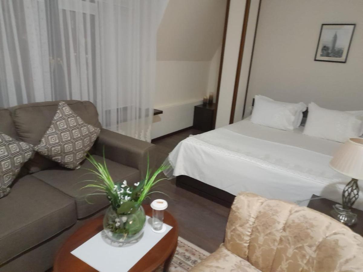 קיזילורדה Hotel Krez מראה חיצוני תמונה