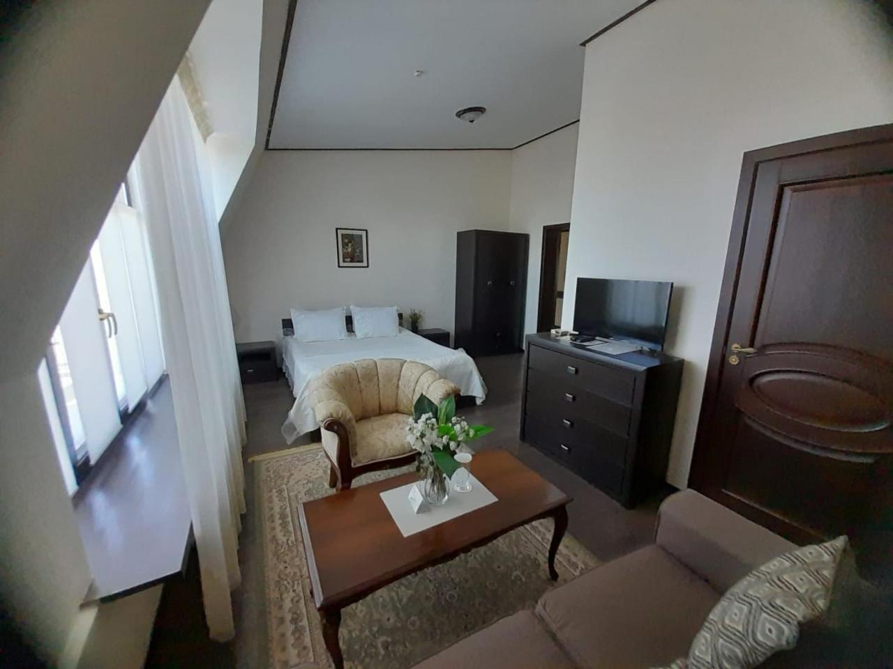 קיזילורדה Hotel Krez מראה חיצוני תמונה